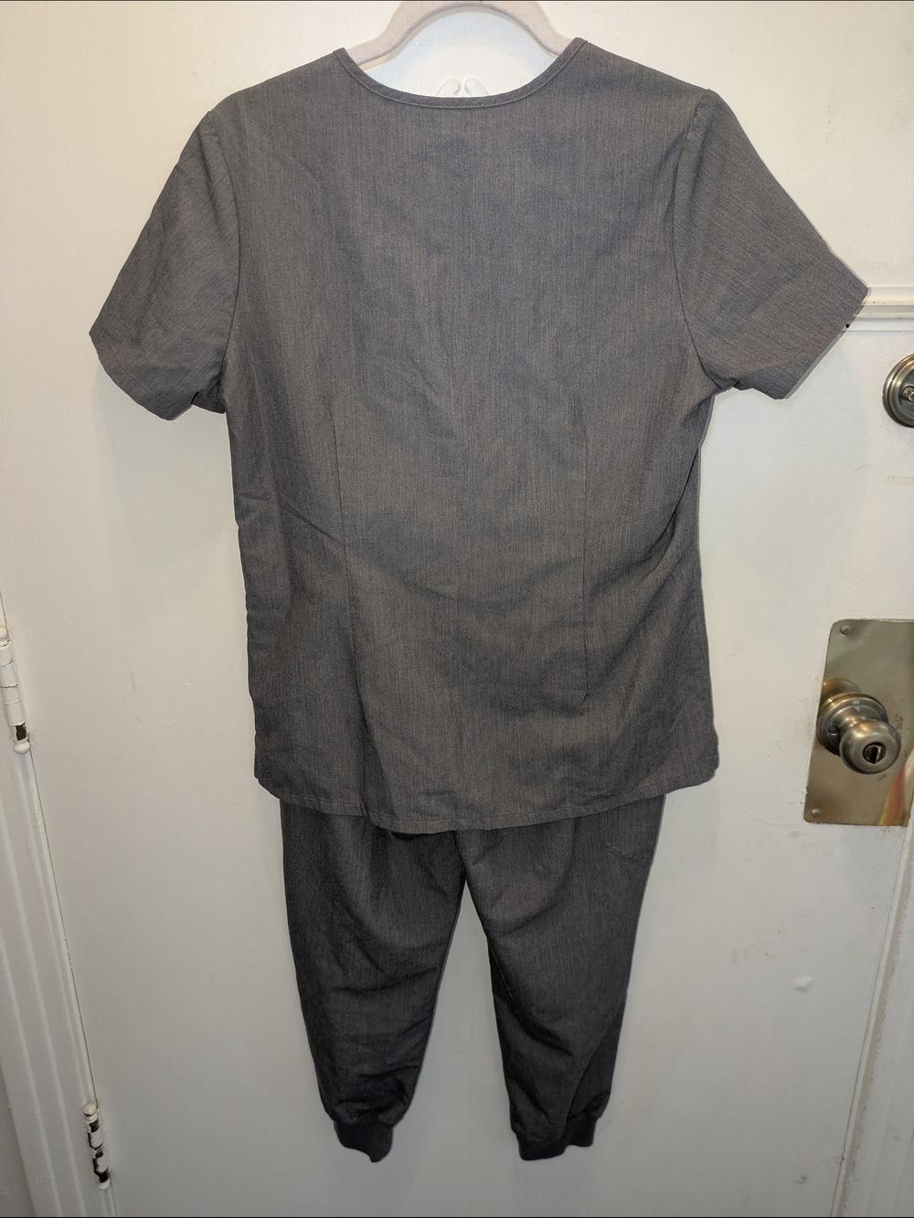 Figs Gray Jogger Scrub Set Pants with Teal Drawstring Small - Picture 10 of 15